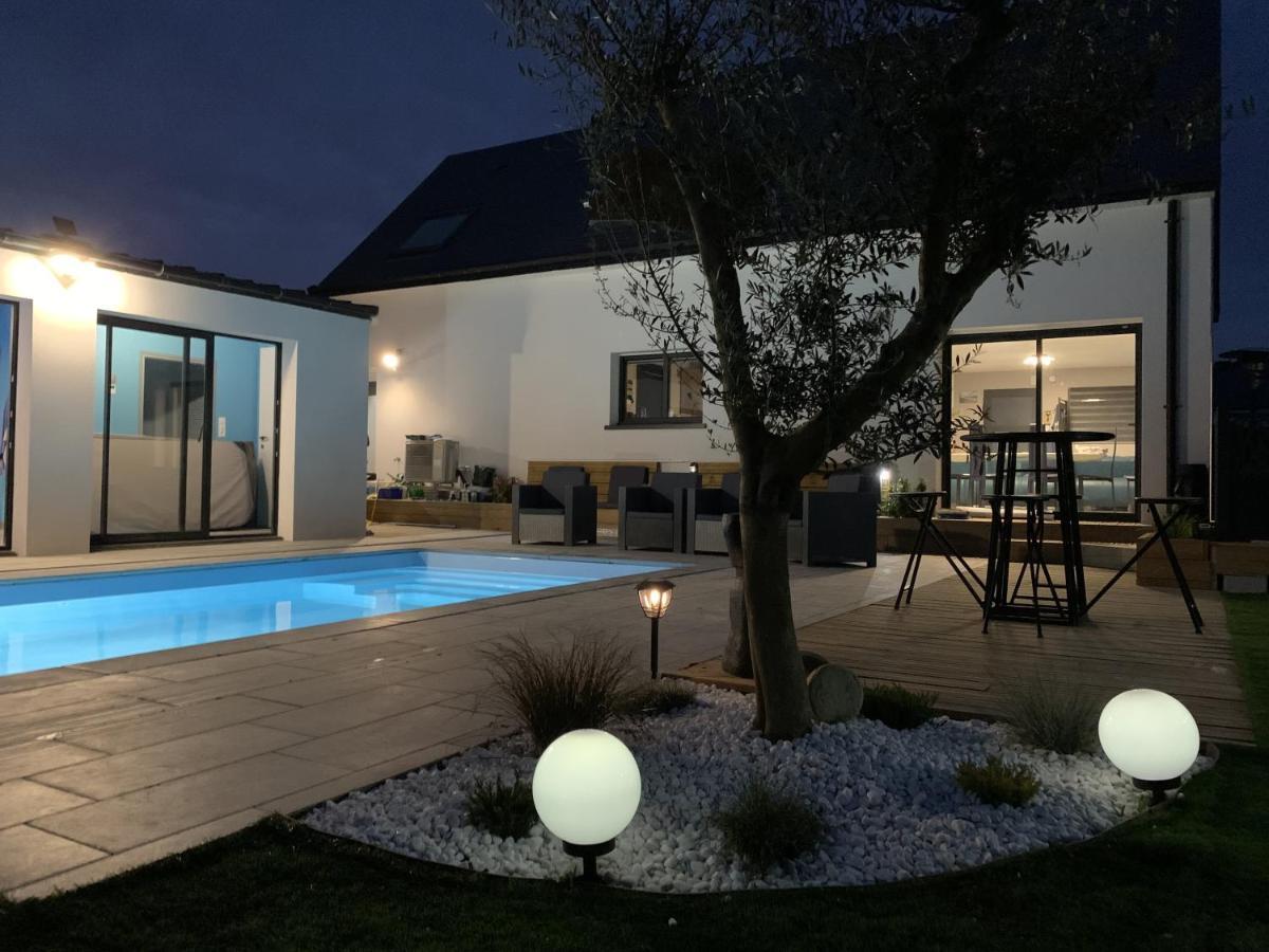 Maison 10 Pers En Bord De Mer Avec Piscine Chauffee Toute L'Annee, Spa Et Hamman Surzur Exterior foto