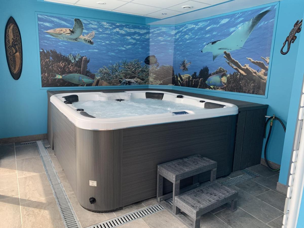 Maison 10 Pers En Bord De Mer Avec Piscine Chauffee Toute L'Annee, Spa Et Hamman Surzur Exterior foto